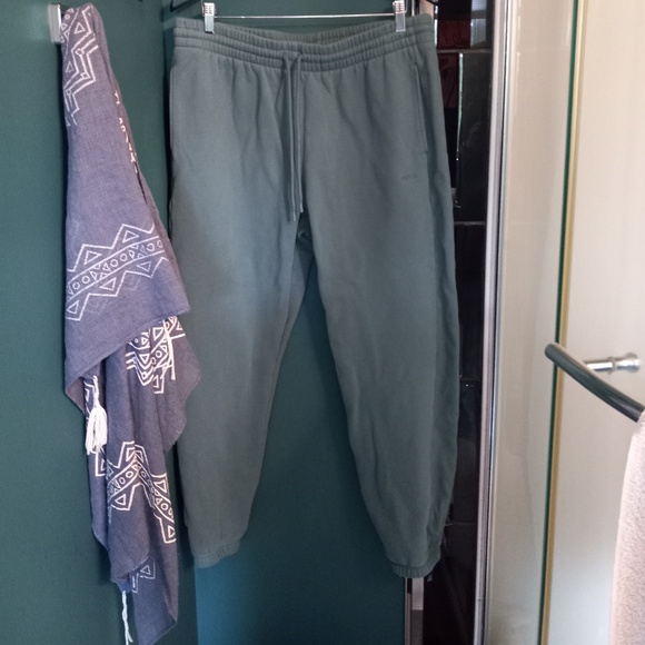 Aritzia- Cozy Fleece  Sweat pants-  Women's-SZ XL - Picture 1 of 9